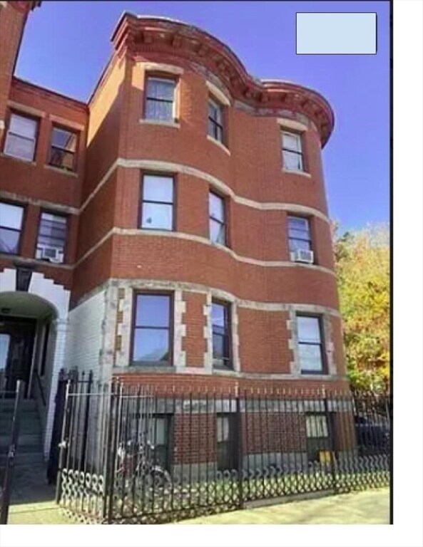 Foto del edificio - 1111 Blue Hill Ave