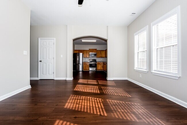 Building Photo - 613 Brookwater Dr
