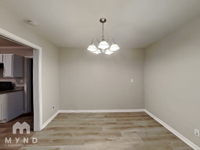 Foto del edificio - 6627 Almond Ave