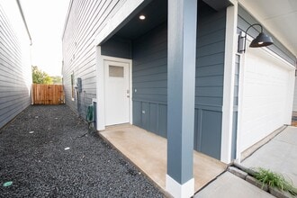 Building Photo - 10217 Berkeley Spgs Trl