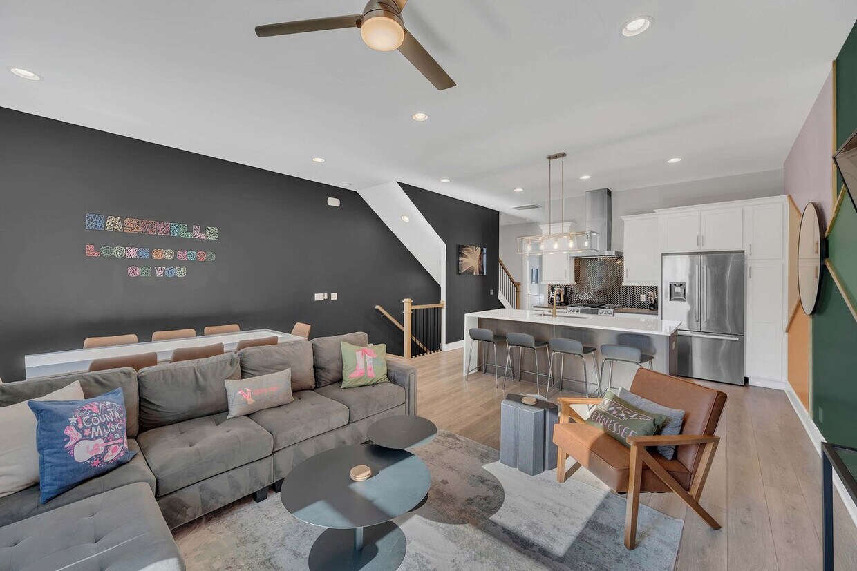 Foto principal - 516 27th Ave N