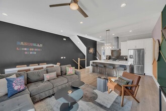 Building Photo - 516 27th Ave N