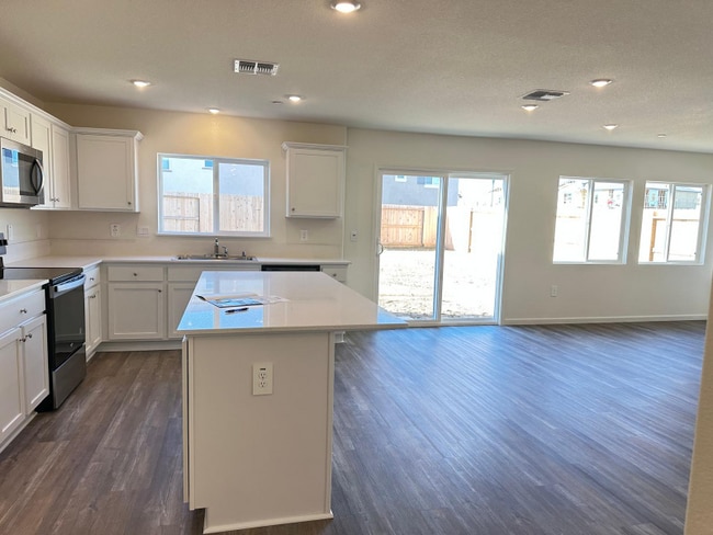 Building Photo - 18433 Orilla St