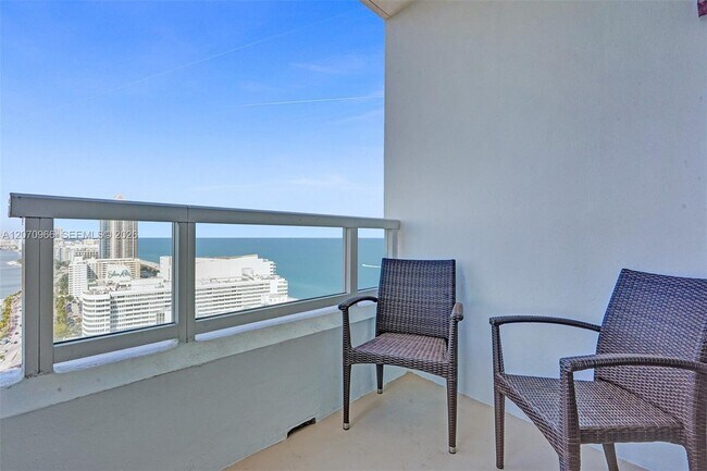 Building Photo - 4401 Collins Ave