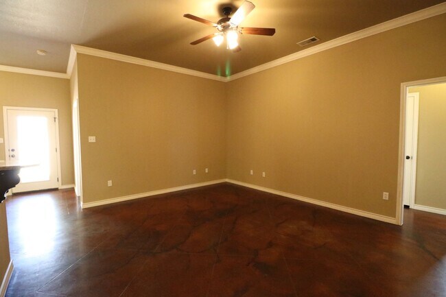 Building Photo - Stoneridge 502