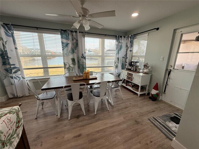 Foto del edificio - 360 Palm Cir