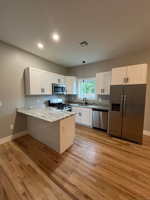 Foto principal - 115 Belden St