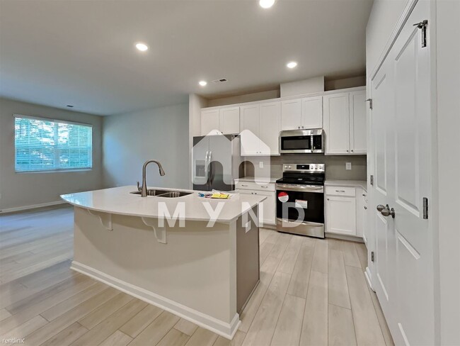 Building Photo - 3 br, 2.5 bath Townhome - 157 Eagle Chase Dr