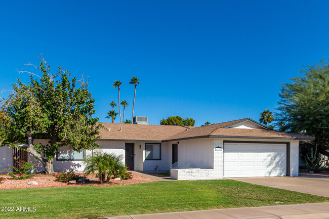 Building Photo - 8716 E Mitchell Dr