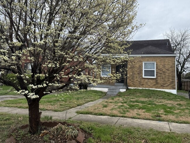 Beautiful 3 Bedroom 1 Bathroom Home - Beautiful 3 Bedroom 1 Bathroom Home