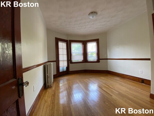 Building Photo - 157 Summer St
