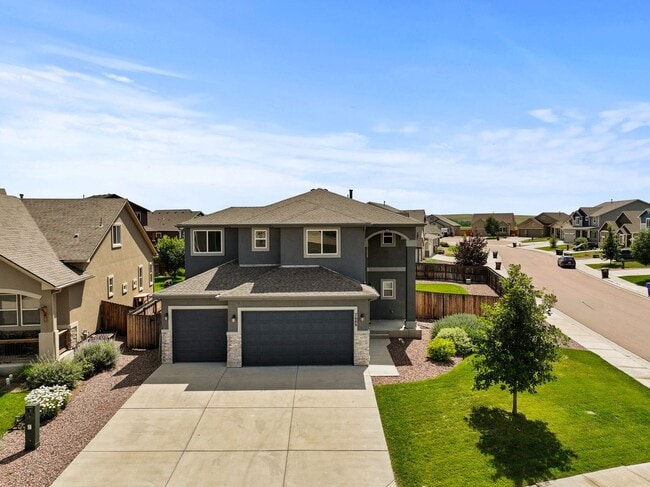 Welcome to The Glen at Widefield, where th... - Welcome to The Glen at Widefield, where th... House