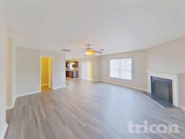 Building Photo - 547 Falls Cottage Run