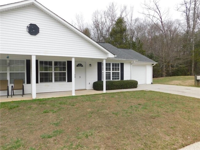 Building Photo - 42 Copper Creek Dr