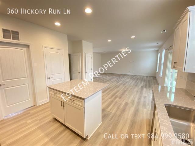 Foto del edificio - 360 Hickory Run Ln