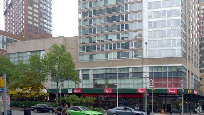 Building Photo - One Lincoln Square
