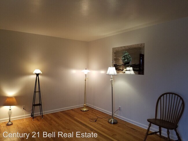 Building Photo - 4 br, 2 bath House - 1626 Crook Ave