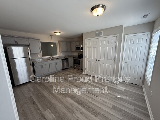 Foto del edificio - 321 S Pointe Dr
