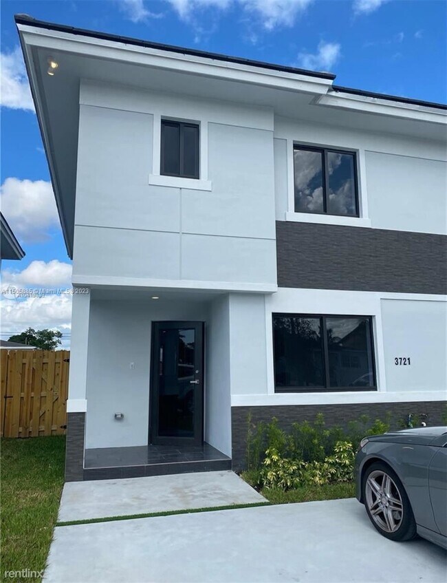 Building Photo - 3 br, 3 bath House - 3721 SW 88th Pl