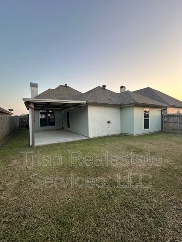 Foto del edificio - 204 Braxton Dr