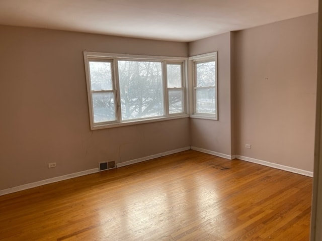 Building Photo - 6203 N Cicero Ave