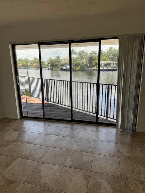 Foto del edificio - 1827 Middle River Dr
