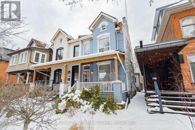 Photo du bâtiment - 296 Charlton Ave W