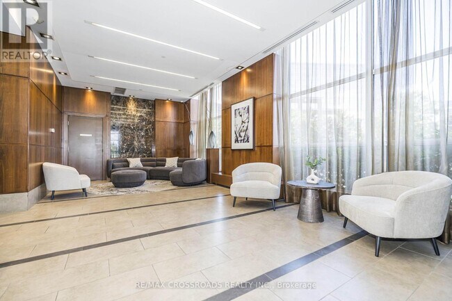 Building Photo - 2015 Sheppard Ave E