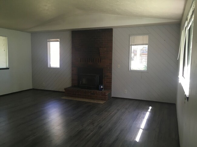 Foto del edificio - $750 off 1st Month's Rent!!! Charming 3bd/2ba Home!