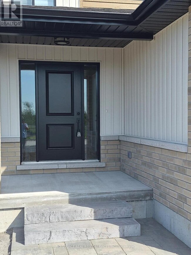 Building Photo - 128 Hastings Park Dr