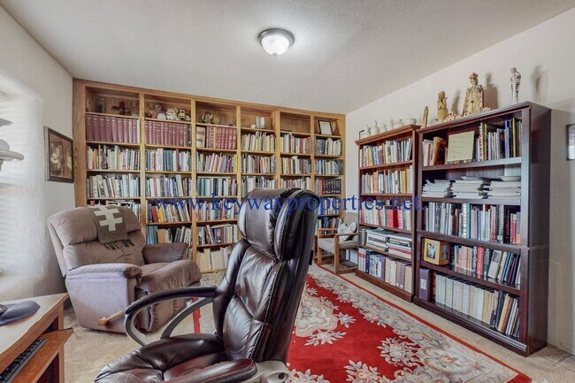 Foto del edificio - Belen 4 Bedroom Home