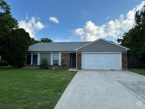 Building Photo - 927 S Riverside Dr