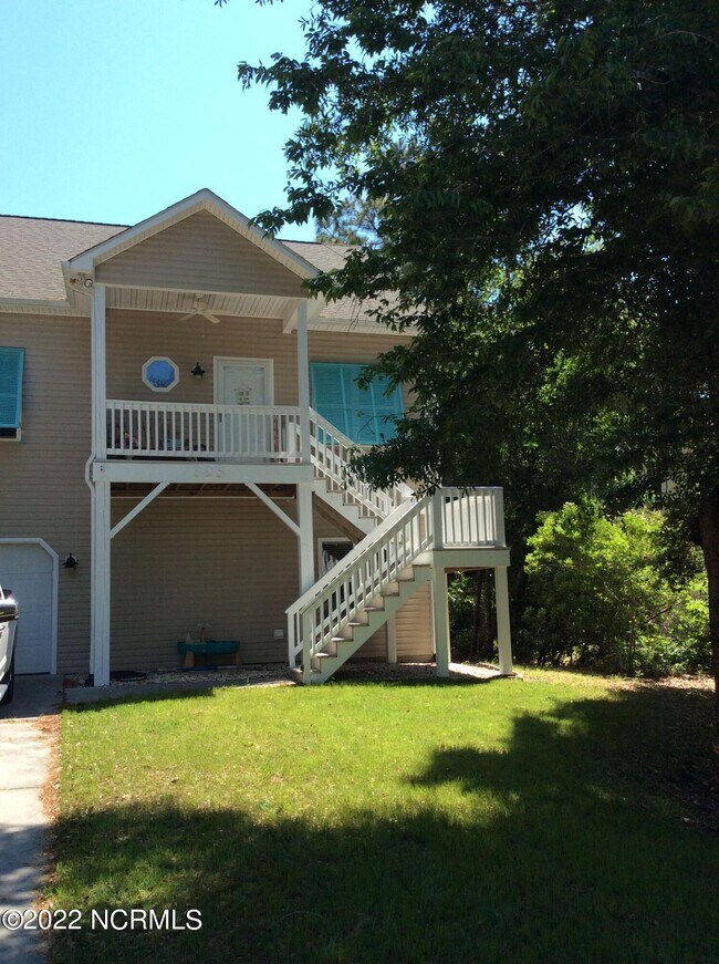 Building Photo - 328 Live Oak St