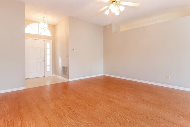 Foto del edificio - 4851 Mill Run Dr