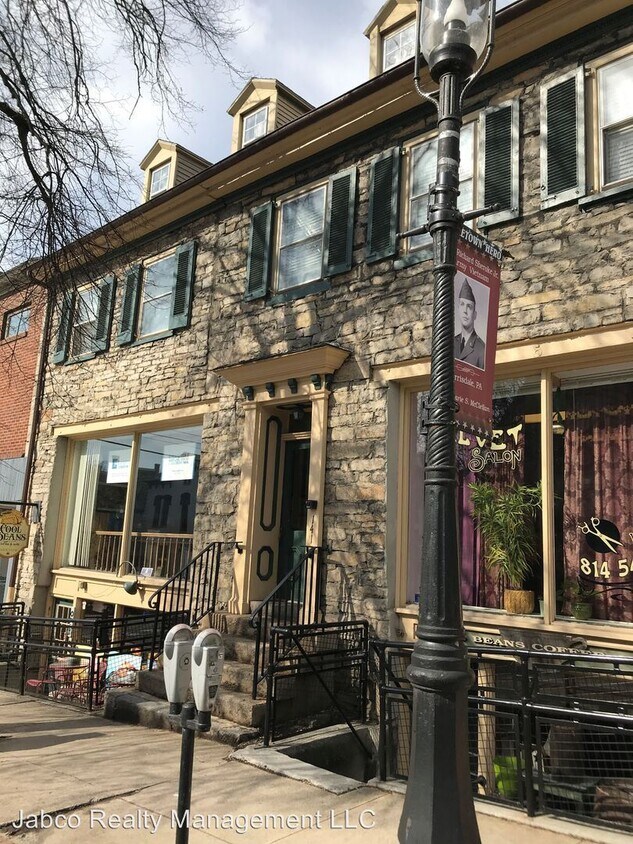 Primary Photo - 141 W High St