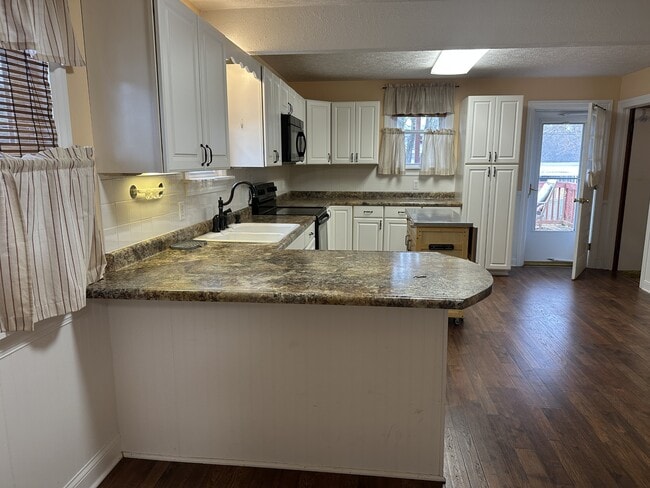 Building Photo - 940 Lindbergh Ave