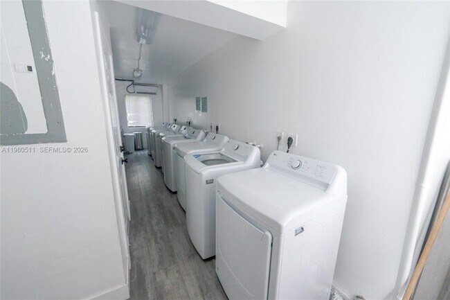 Foto del edificio - 3417 NW 22nd Ave