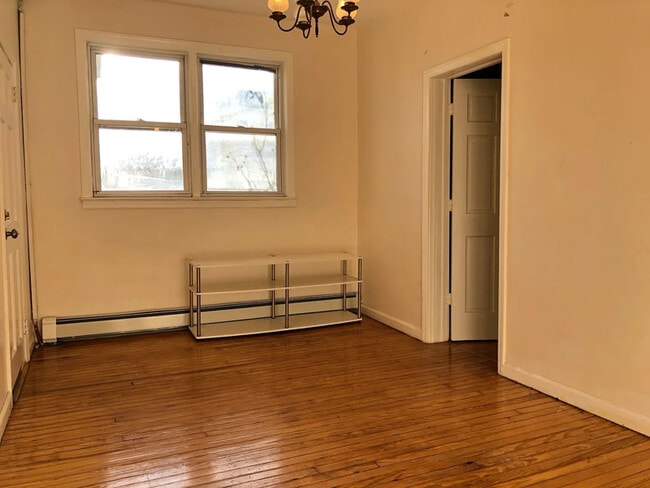 Building Photo - 122 Williams Ave