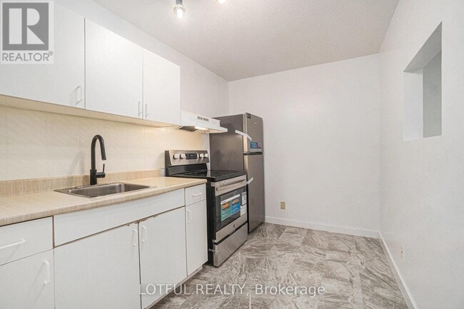 Photo du bâtiment - 185 McArthur Ave.