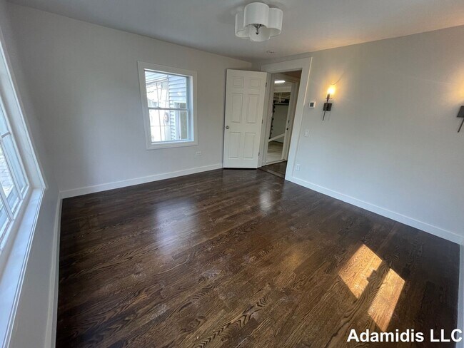 Building Photo - Nice single family in JP