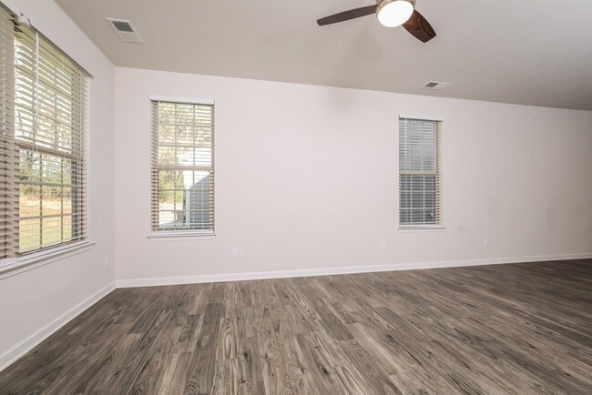 Foto del edificio - 1728 Ripley Woods St