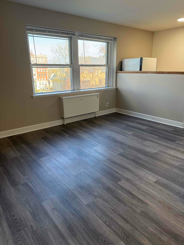 Foto principal - 1041 E Knapp St