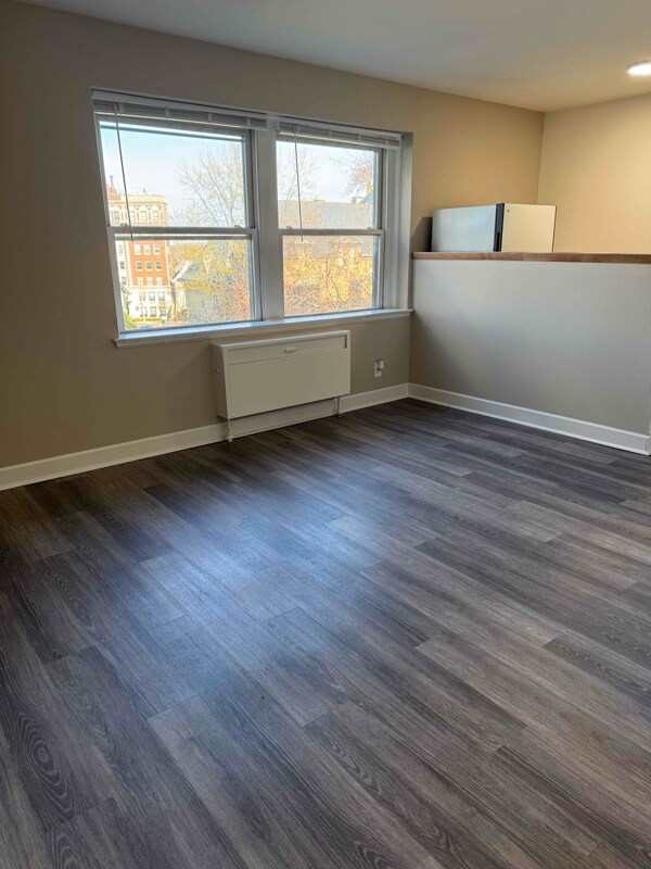 Foto principal - 1041 E Knapp St