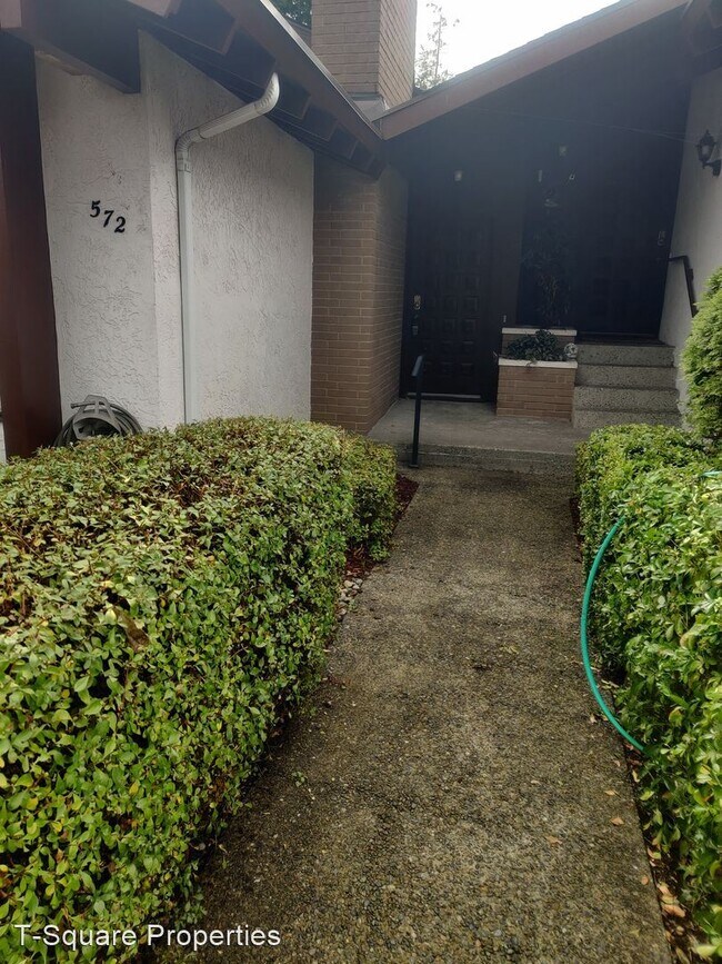 Foto del edificio - 2 br, 2 bath House - 572 Elm Way