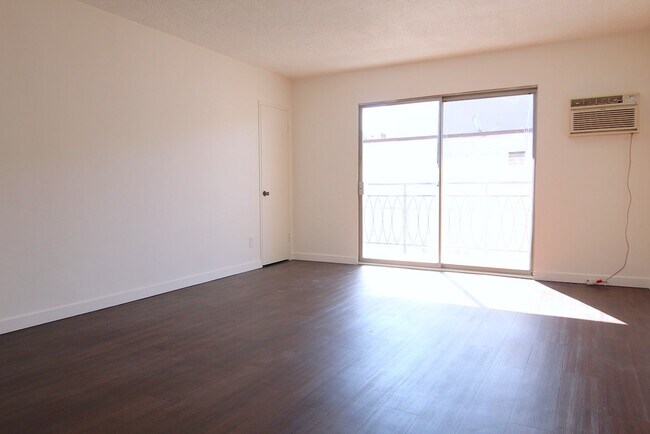 Foto del edificio - 1140 N Ogden Dr