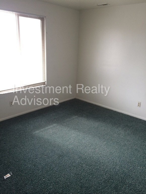 Building Photo - 2 Bedroom 1 Bath in WVC