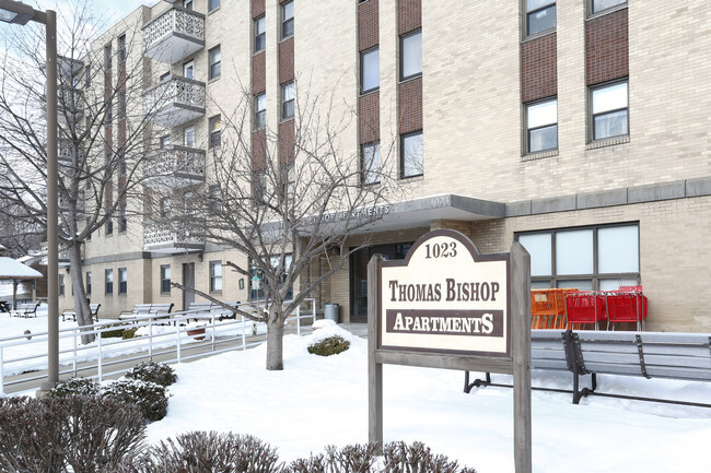 Building Photo - Thomas Bishop Apartments