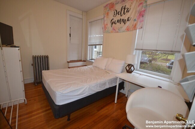 Foto del edificio - 341 Saint Paul St