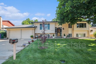 Building Photo - 8192 E Oxford Dr