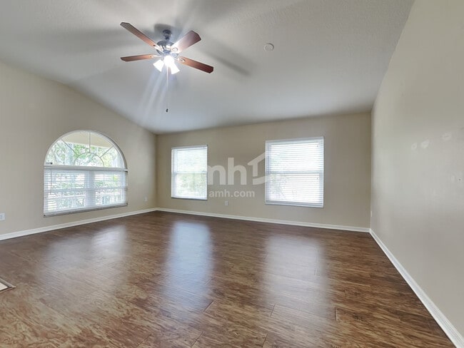 Building Photo - 4214 Hartford Lake Dr